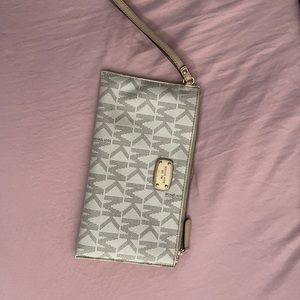 Michael Kors wristlet